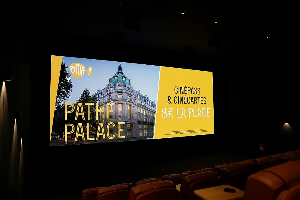 フランスのパリにあるパテ・パレス劇場に設置された Samsung Onyx Cinema LED ディスプレイ。 フランスのパリにあるパテ・パレス劇場に設置された Samsung Onyx Cinema LED ディスプレイ。