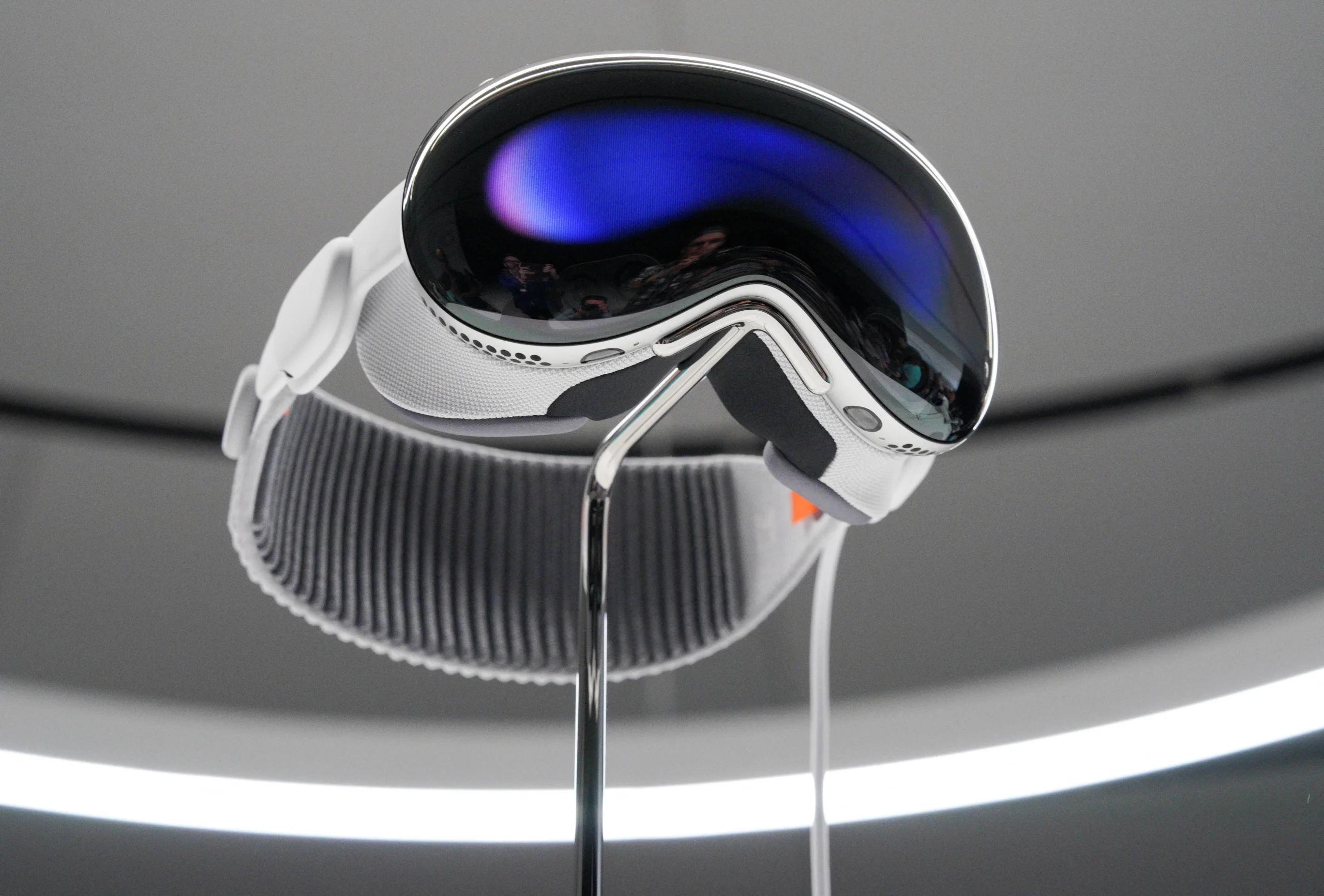 AppleVision Pro（画像出典：Apple）