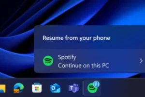 Spotifyなどのアプリのアクティビティをスマートフォンで再開できるWindows 11の新機能。(画像提供: Microsoft)