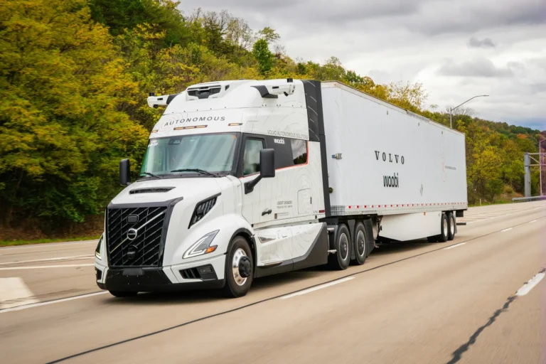 Waabiの自動運転トラックとAIシミュレーションビジュアル（公式画像ソース）