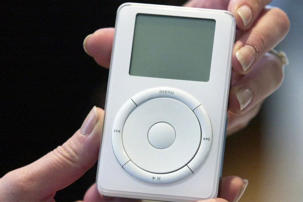 Z世代の間で再注目される、シンプルで集中できる音楽体験を象徴するクラシックなiPodデバイス。