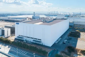 「大阪堺データセンター」外観／イメージ 画像出典：KDDIニュースリリース（稼働開始）
